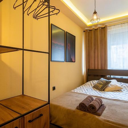 Apartments Skopje Downtown Екстер'єр фото