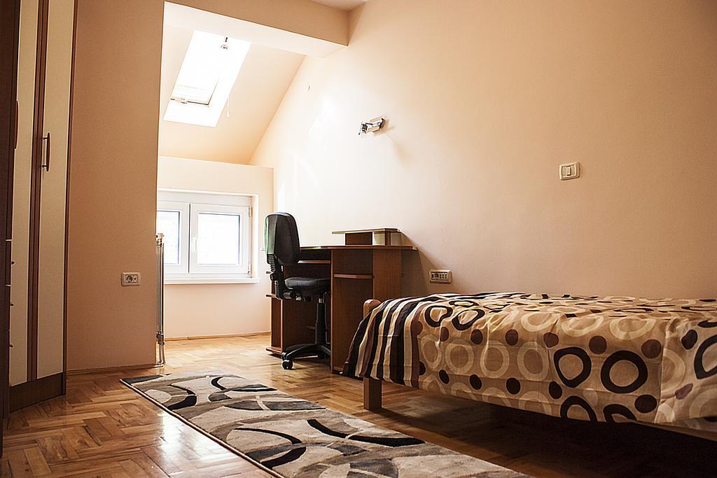 Apartments Skopje Downtown Екстер'єр фото